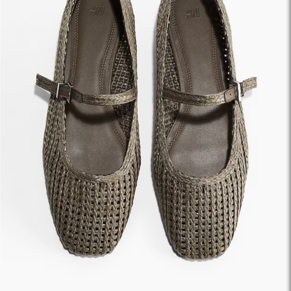 Taupe Straw Mary Jane’s